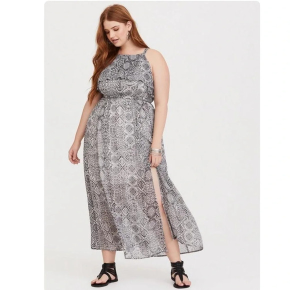 TORRID Black And White Kaya Ikat Chiffon Maxi Dress - Picture 1 of 16